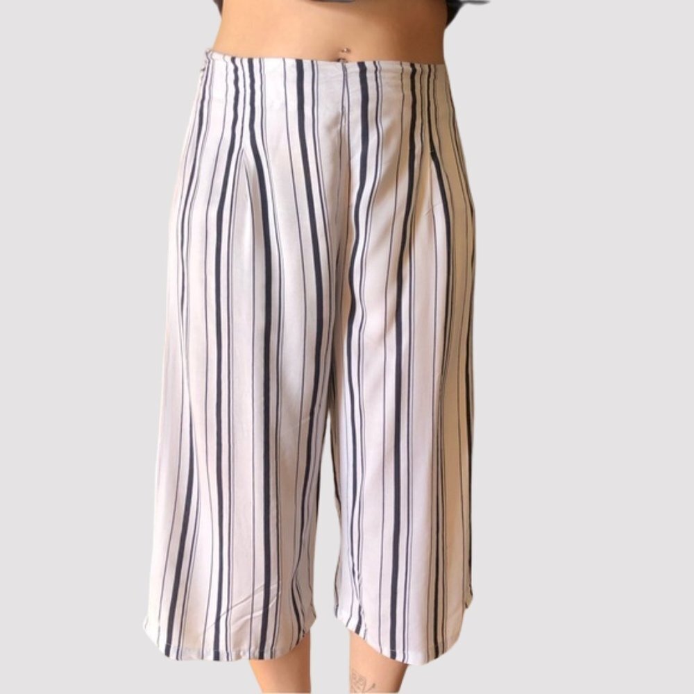 Urbanology White & Navy Striped Rayon High Rise Wide Leg Cropped Pants
